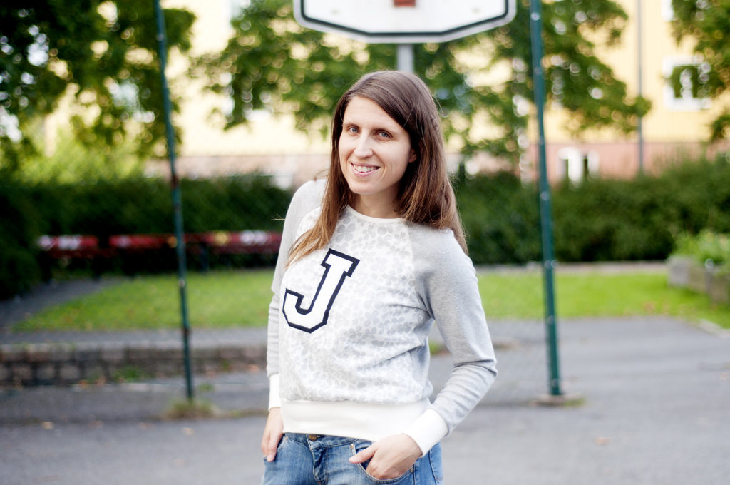 DIY varsity sweater DIY varsity sweater