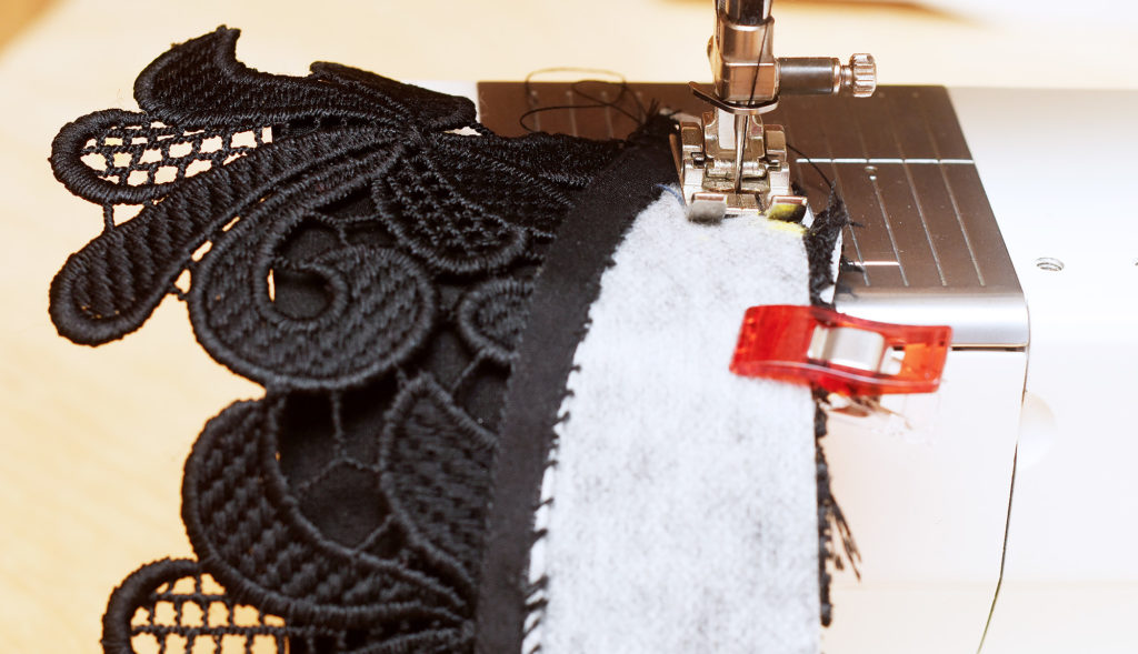 How to make a detachable collar