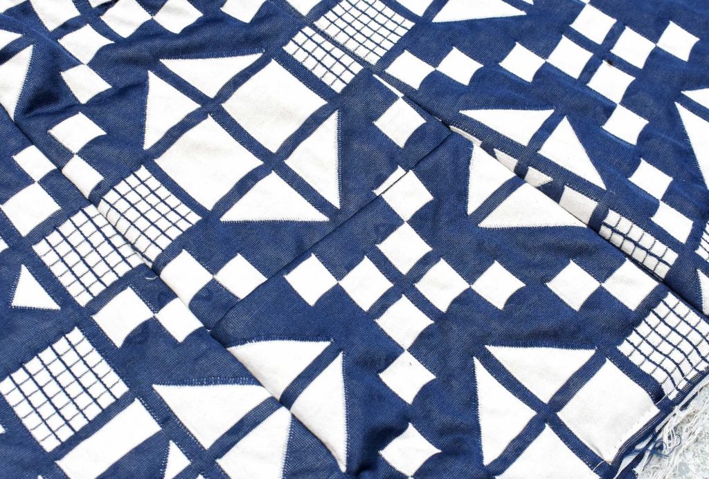 A simple way to add pockets to cardigan. Can be done using a sewing machine