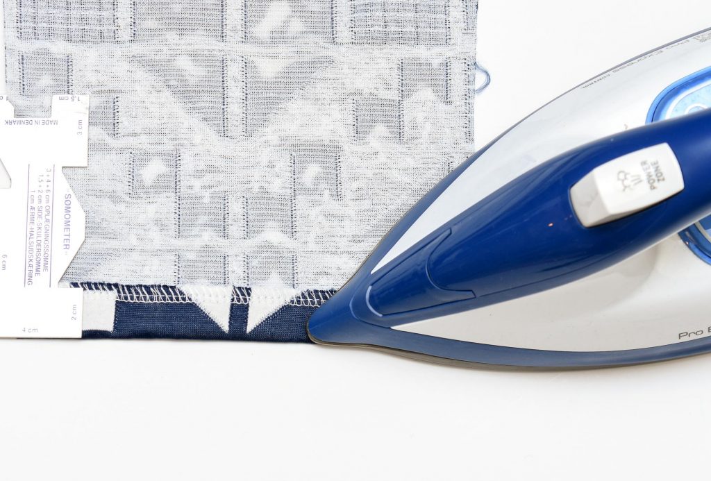 A simple way to add pockets to cardigan. Can be done using a sewing machine