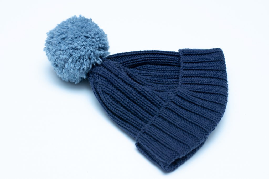 How to make a pom-pom for your knit hat and beanie